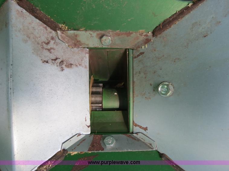 image for item B4718 2003 Great Plains 3S-4000 drill