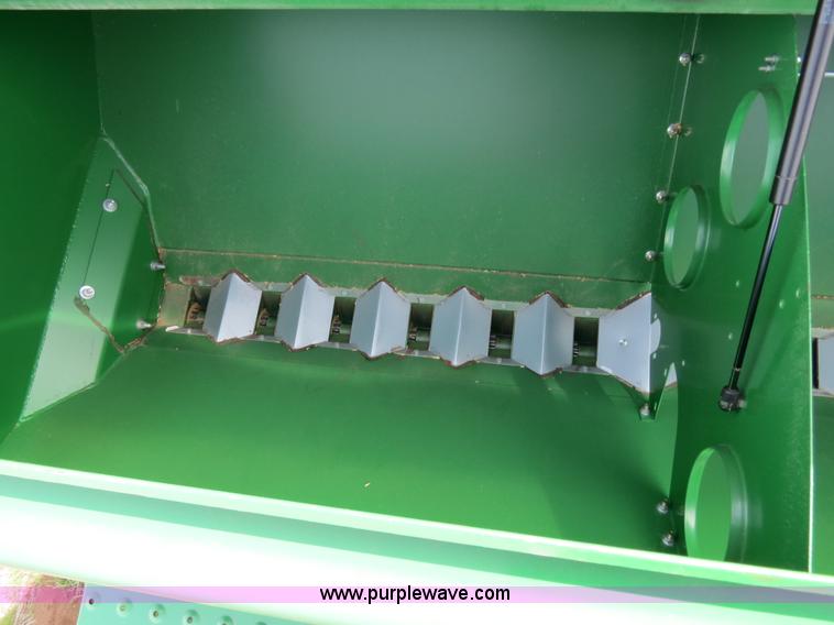 image for item B4718 2003 Great Plains 3S-4000 drill