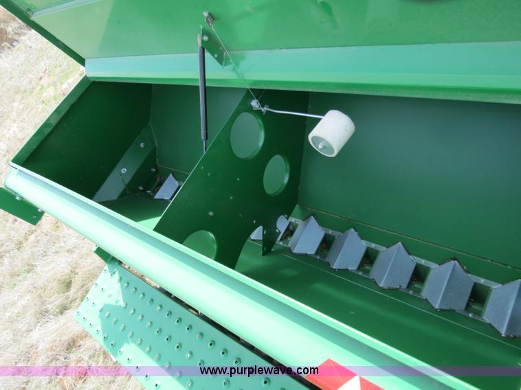 image for item B4718 2003 Great Plains 3S-4000 drill