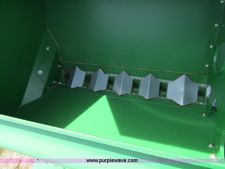 image for item B4718 2003 Great Plains 3S-4000 drill