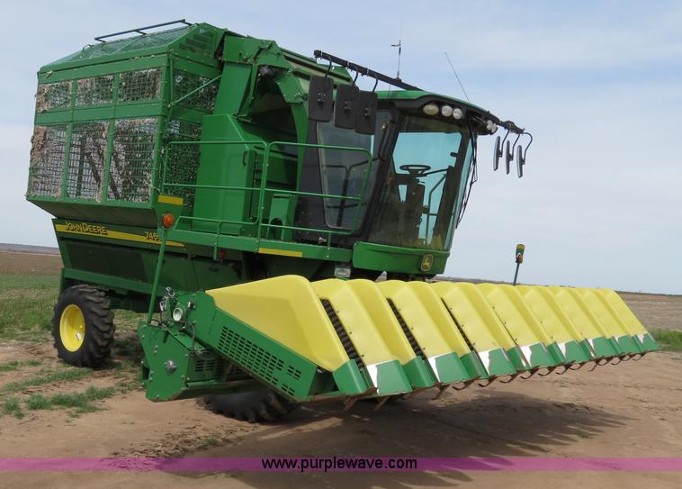 image for item B4719 2007 John Deere 7460 8R30 cotton stripper