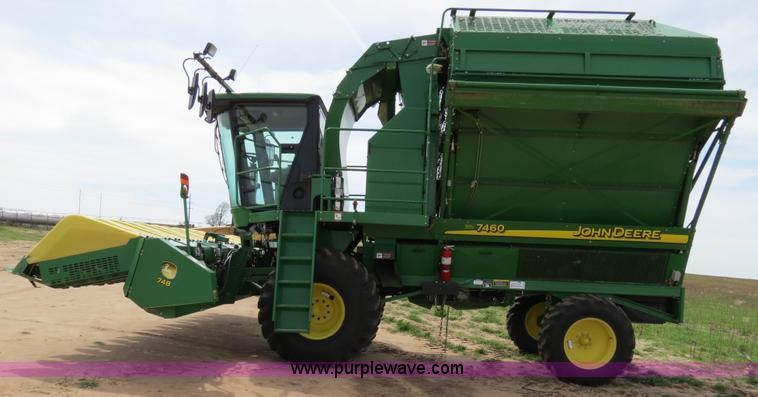 image for item B4719 2007 John Deere 7460 8R30 cotton stripper