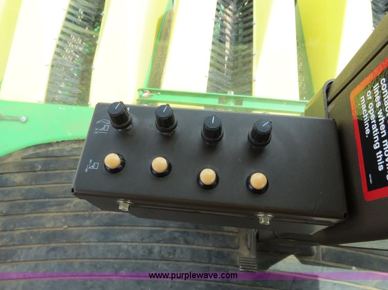 image for item B4719 2007 John Deere 7460 8R30 cotton stripper