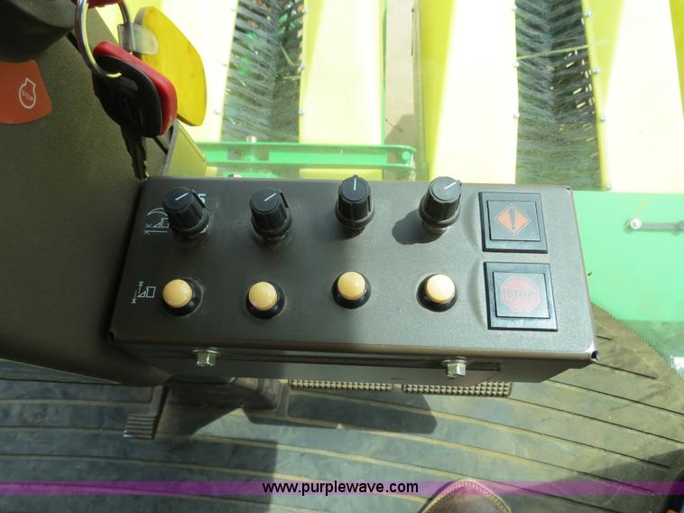 image for item B4719 2007 John Deere 7460 8R30 cotton stripper