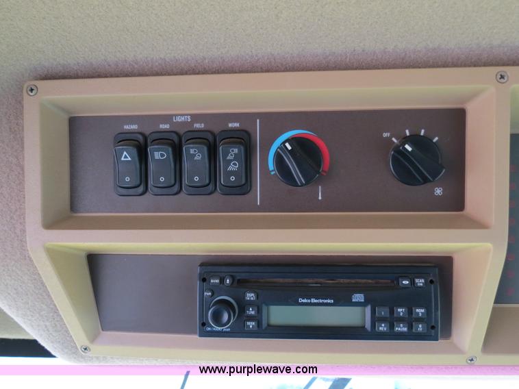 image for item B4719 2007 John Deere 7460 8R30 cotton stripper