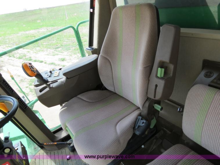 image for item B4719 2007 John Deere 7460 8R30 cotton stripper