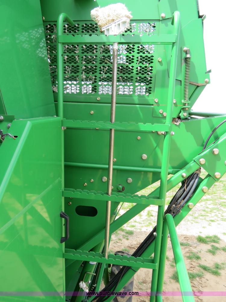 image for item B4719 2007 John Deere 7460 8R30 cotton stripper