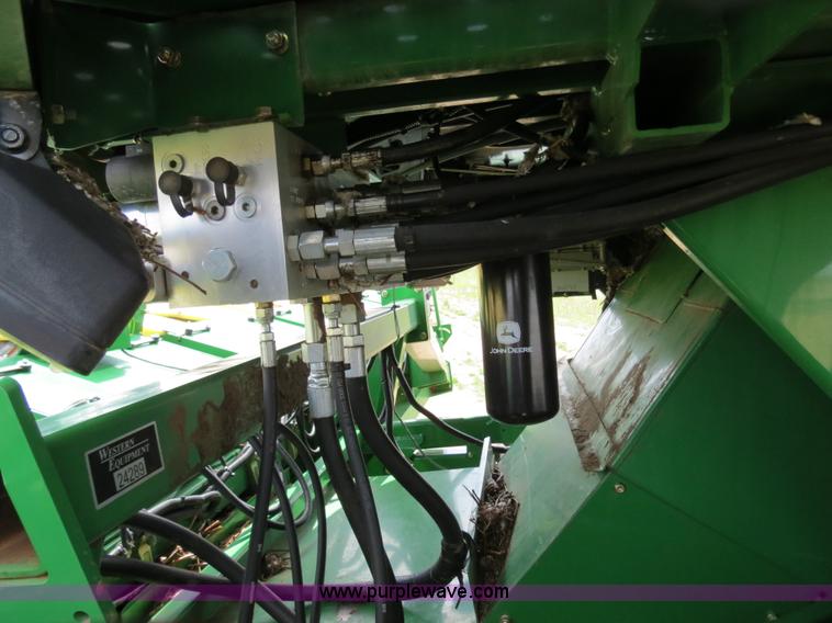 image for item B4719 2007 John Deere 7460 8R30 cotton stripper