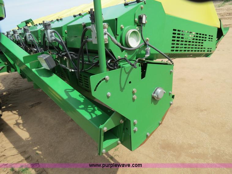 image for item B4719 2007 John Deere 7460 8R30 cotton stripper