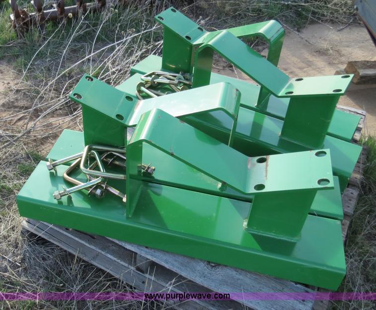 image for item B4719 2007 John Deere 7460 8R30 cotton stripper