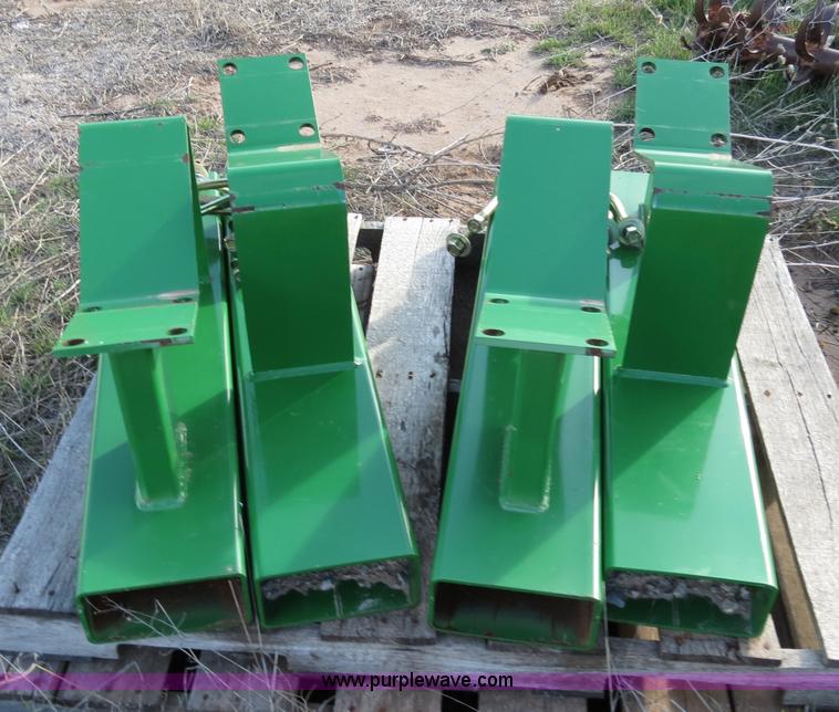 image for item B4719 2007 John Deere 7460 8R30 cotton stripper