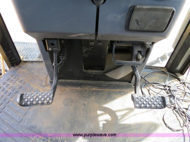 image for item B4720 1998 Caterpillar Challenger 55 tractor