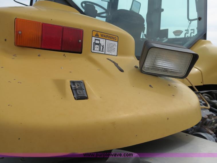 image for item B4720 1998 Caterpillar Challenger 55 tractor