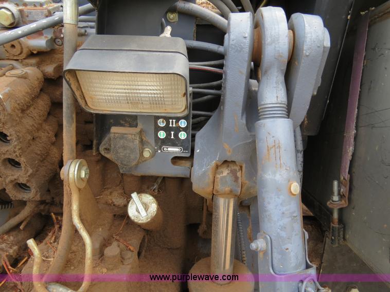 image for item B4720 1998 Caterpillar Challenger 55 tractor