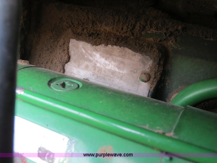 image for item B4721 1998 John Deere 8400 MFWD tractor