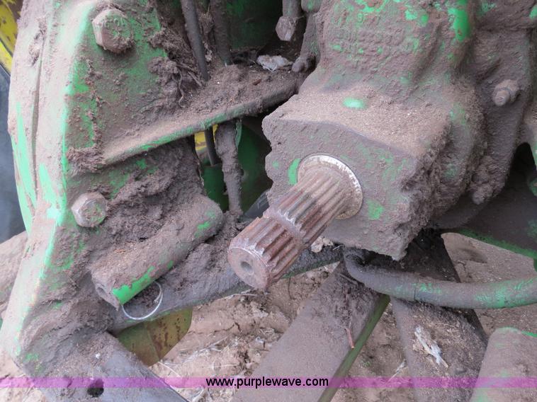 image for item B4721 1998 John Deere 8400 MFWD tractor