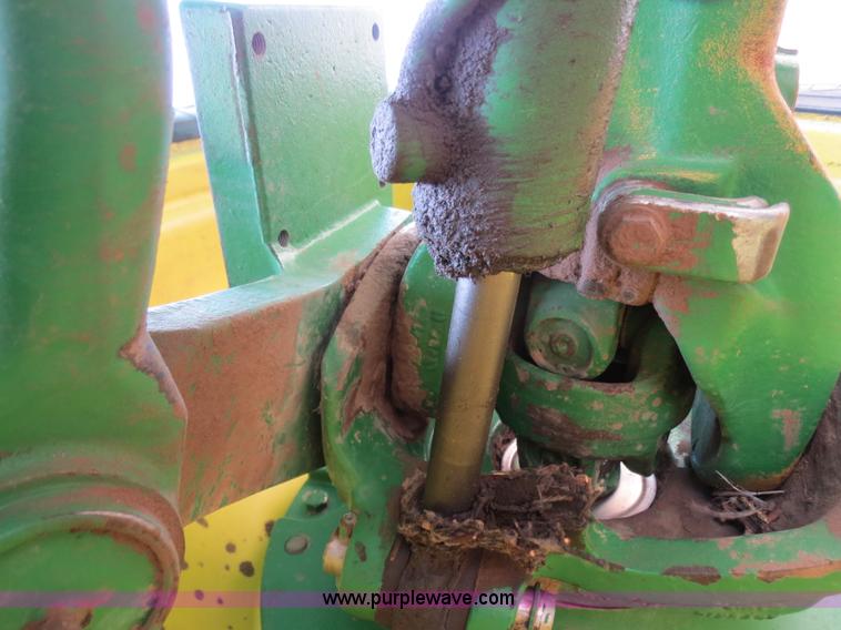 image for item B4721 1998 John Deere 8400 MFWD tractor