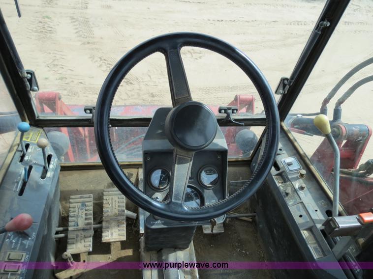 image for item B4722 1988 Versatile 276 Bi-directional 4WD tractor