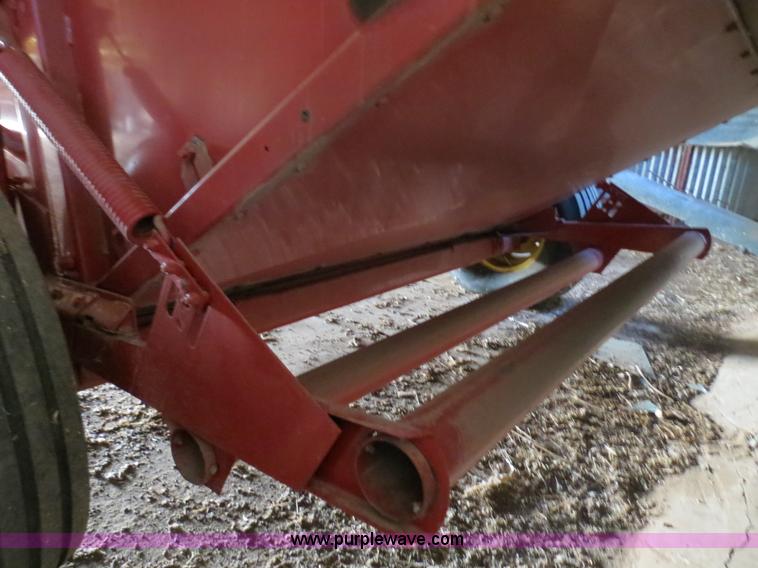 image for item B4725 1991 New Holland 855 Fastnet round baler