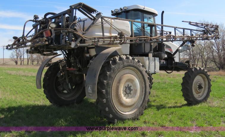 image for item B4727 2008 SpraCoupe 7655 self-propelled sprayer