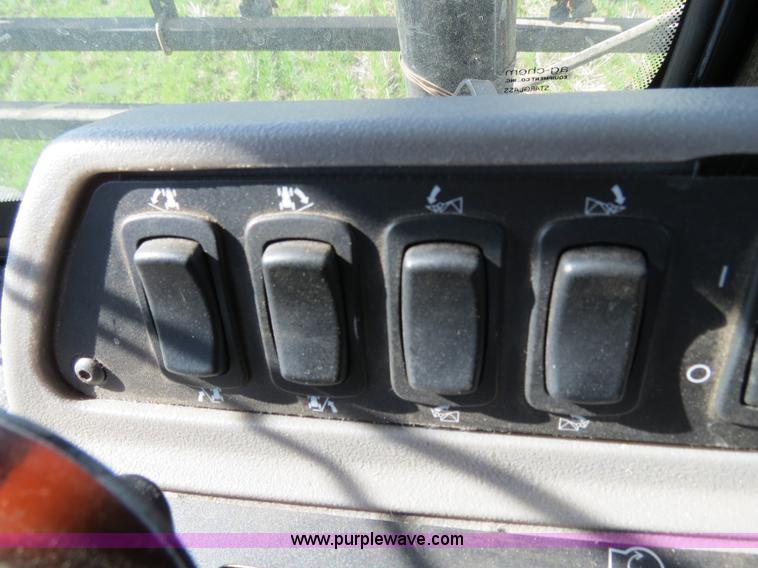 image for item B4727 2008 SpraCoupe 7655 self-propelled sprayer