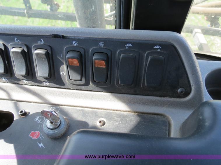 image for item B4727 2008 SpraCoupe 7655 self-propelled sprayer