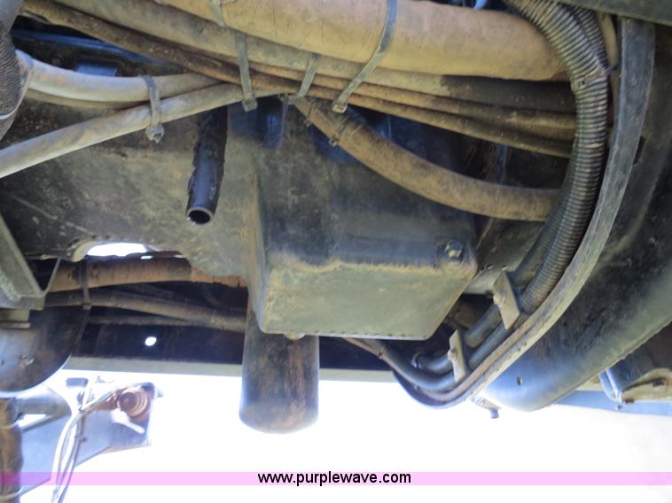 image for item B4727 2008 SpraCoupe 7655 self-propelled sprayer