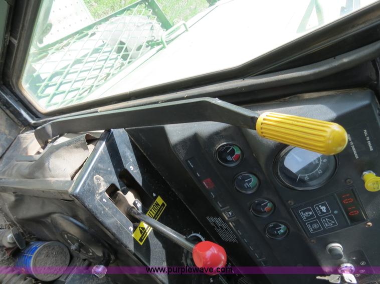 image for item B4729 1983 John Deere 7720 combine