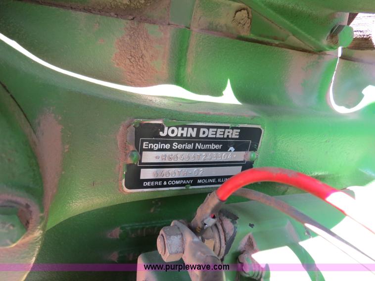 image for item B4729 1983 John Deere 7720 combine