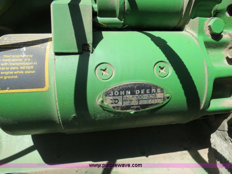 image for item B4729 1983 John Deere 7720 combine