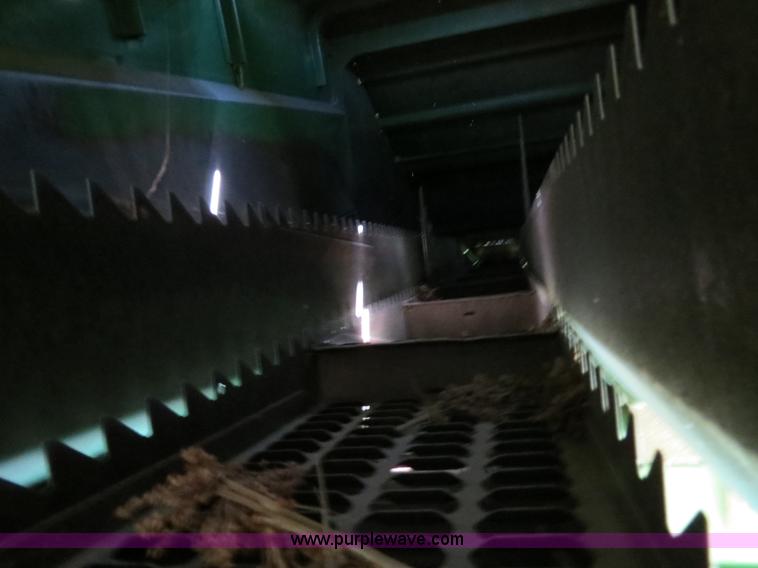 image for item B4729 1983 John Deere 7720 combine