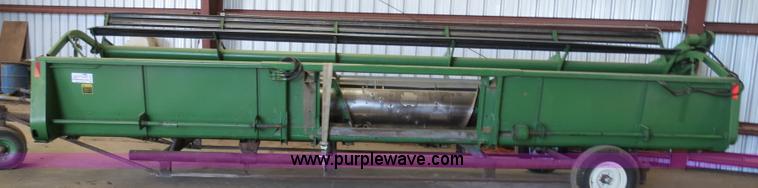 image for item B4731 1983 John Deere 224 24' rigid platform header
