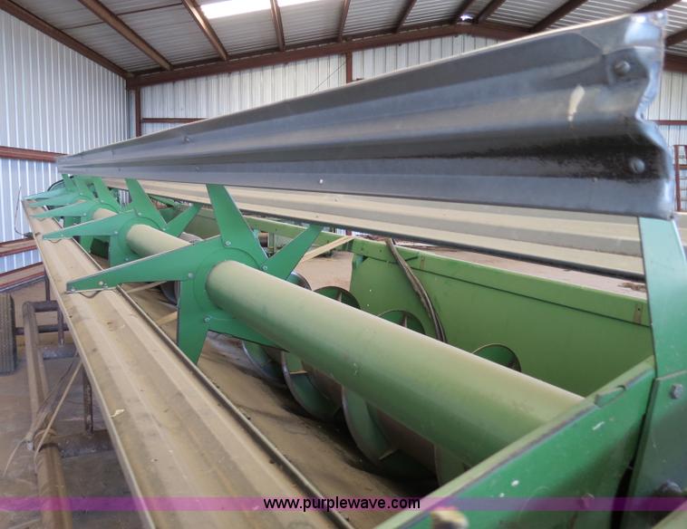 image for item B4731 1983 John Deere 224 24' rigid platform header