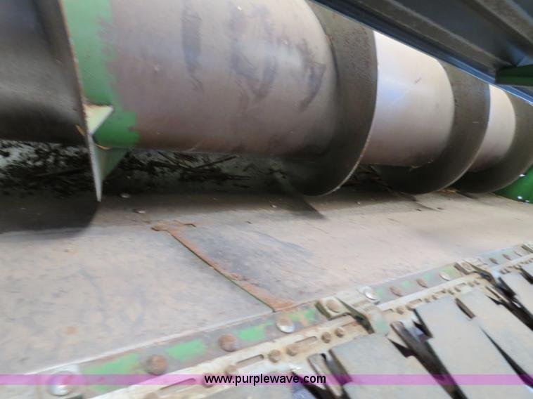 image for item B4731 1983 John Deere 224 24' rigid platform header