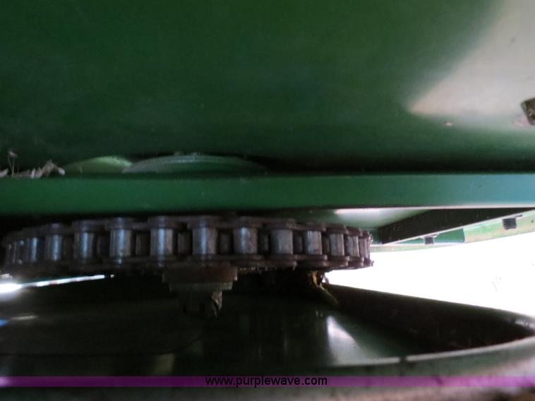 image for item B4731 1983 John Deere 224 24' rigid platform header