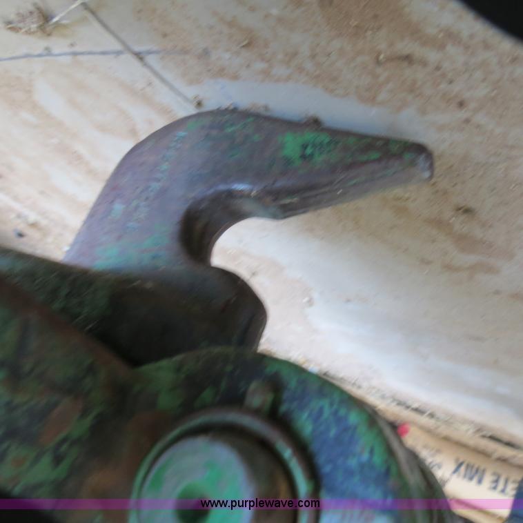 image for item S9594 John Deere three point category 3 quick attach