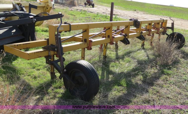 image for item S9600 Hamby WA-221-L 21' tool bar with shanks