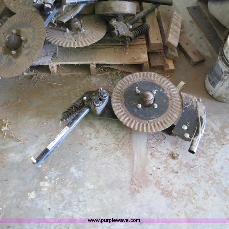 image for item S9602 (19) Yetter dry fertilizer coulters