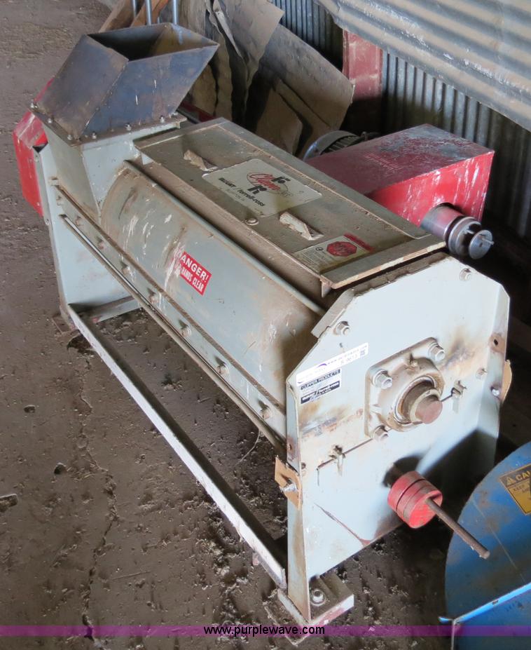 image for item S9613 Clipper seed debearder