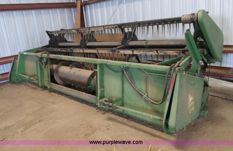 image for item S9619 John Deere 216 16' grain platform header