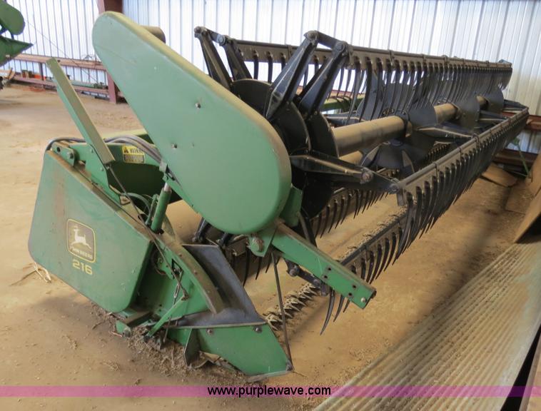 image for item S9619 John Deere 216 16' grain platform header