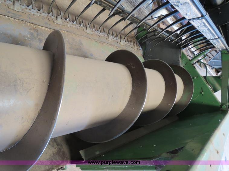 image for item S9619 John Deere 216 16' grain platform header