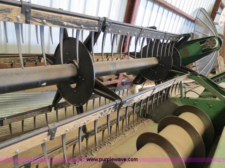 image for item S9619 John Deere 216 16' grain platform header