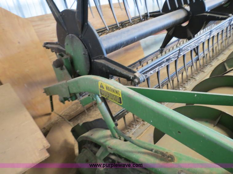 image for item S9619 John Deere 216 16' grain platform header