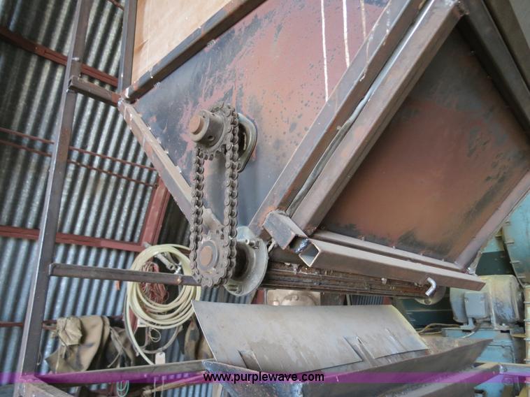 image for item S9622 Seed hopper with blower