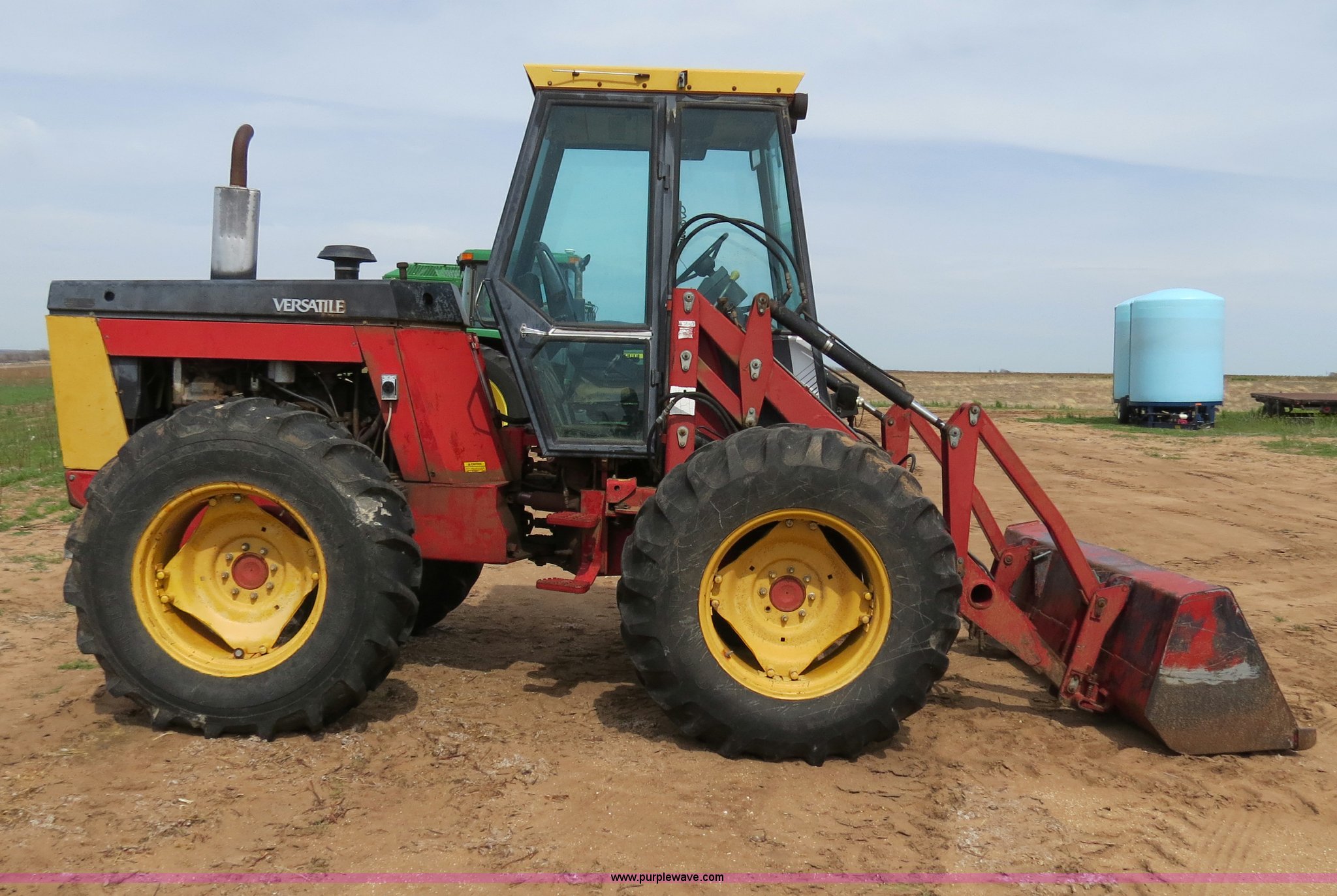 1988 Versatile 276 Bidirectional 4WD tractor in Shattuck, OK Item B4722 sold Purple Wave