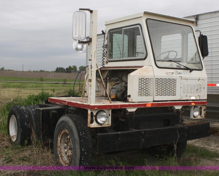 image for item A2183 1989 Ottawa 30 yard tractor truck