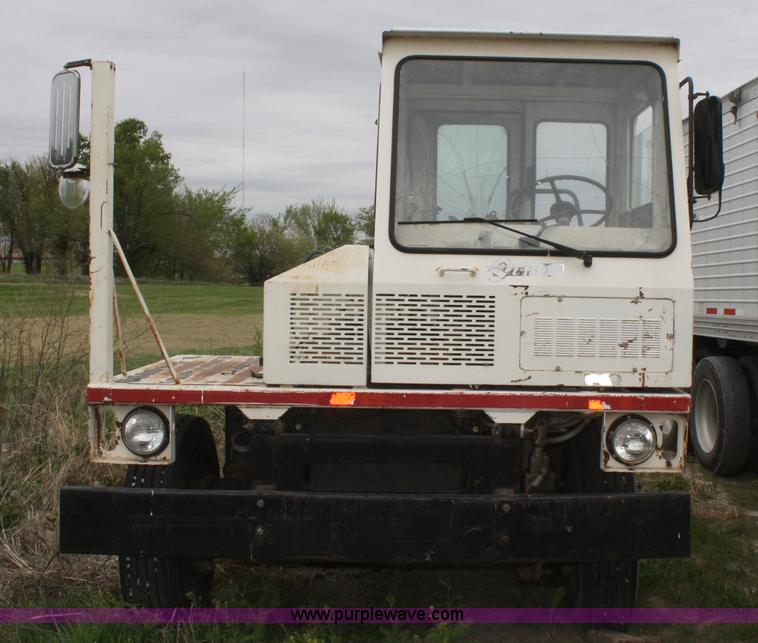 image for item A2183 1989 Ottawa 30 yard tractor truck