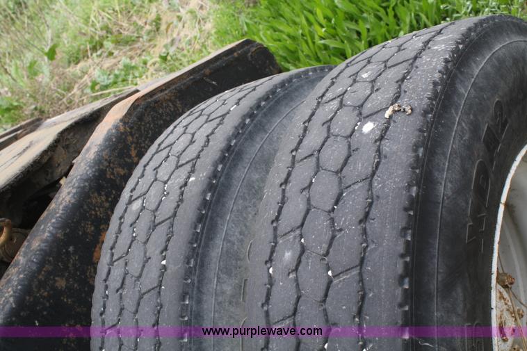 image for item A2183 1989 Ottawa 30 yard tractor truck