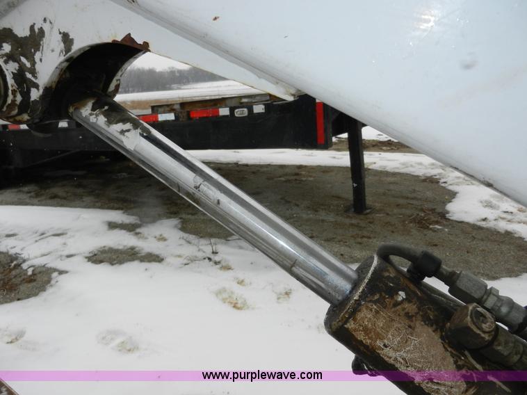 image for item A3929 Bobcat X325 compact excavator